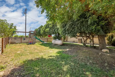 Exterior - 7613 E Harney Ln, Lodi, CA 95240 photo 11 of 21