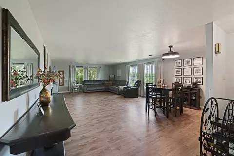Living - 7613 E Harney Ln, Lodi, CA 95240 photo 3 of 4