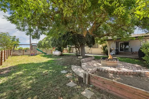 Exterior - 7613 E Harney Ln, Lodi, CA 95240 photo 10 of 21