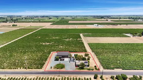 View/Area - 7613 E Harney Ln, Lodi, CA 95240 photo 5 of 9
