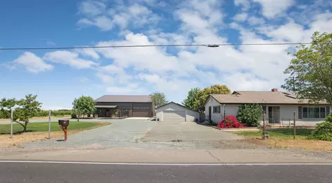 Exterior - 7613 E Harney Ln, Lodi, CA 95240 photo 2 of 20