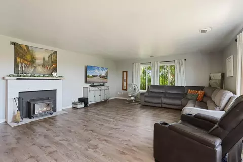 Living - 7613 E Harney Ln, Lodi, CA 95240 photo 4 of 4