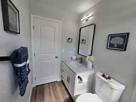 Bath - 1500 Kirkland Ct, Modesto, CA 95356 photo 5 of 7