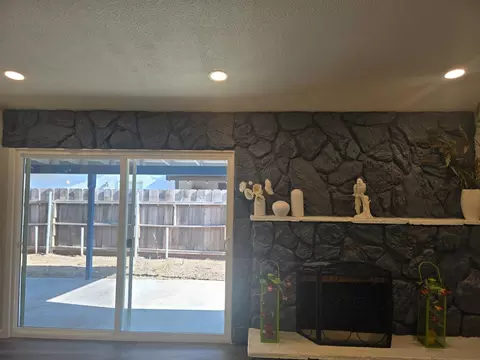 Living - 1500 Kirkland Ct, Modesto, CA 95356 photo 9 of 12