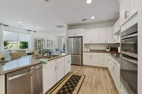 Kitchen - 1577 River Birch St, Manteca, CA 95336 photo 5 of 6