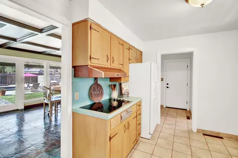 Kitchen - 205 Robin Hood Dr, Modesto, CA 95350 photo 5 of 10