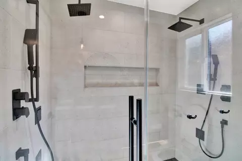 Bath - 205 Robin Hood Dr, Modesto, CA 95350 photo 4 of 7