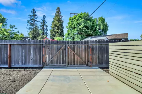 Exterior - 205 Robin Hood Dr, Modesto, CA 95350 photo 22 of 31