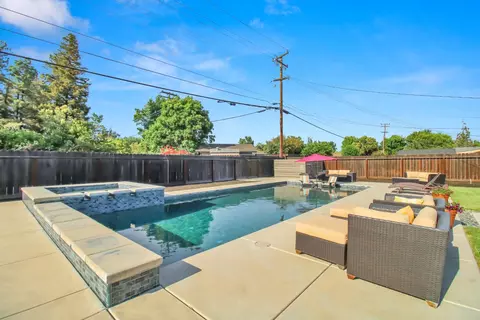 Exterior - 205 Robin Hood Dr, Modesto, CA 95350 photo 20 of 31