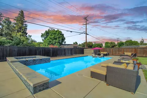 Exterior - 205 Robin Hood Dr, Modesto, CA 95350 photo 18 of 31