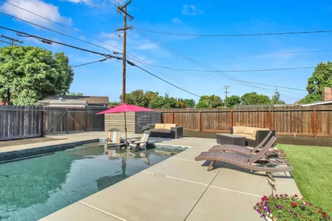 Exterior - 205 Robin Hood Dr, Modesto, CA 95350 photo 21 of 31