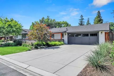 Exterior - 205 Robin Hood Dr, Modesto, CA 95350 photo 2 of 31