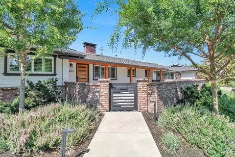 Exterior - 205 Robin Hood Dr, Modesto, CA 95350 photo 10 of 31