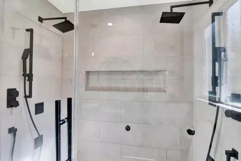 Bath - 205 Robin Hood Dr, Modesto, CA 95350 photo 3 of 7