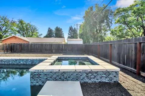 Exterior - 205 Robin Hood Dr, Modesto, CA 95350 photo 23 of 31