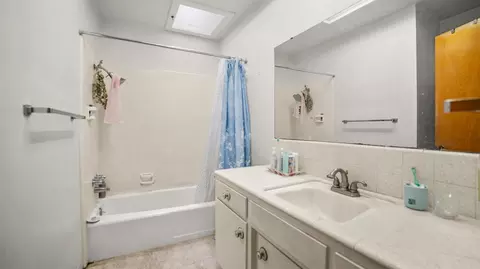 Bath - 206 Benson Dr, Lodi, CA 95242 photo 1 of 4
