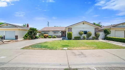 206 Benson Dr, Lodi, CA 95242