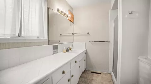 Bath - 206 Benson Dr, Lodi, CA 95242 photo 3 of 4