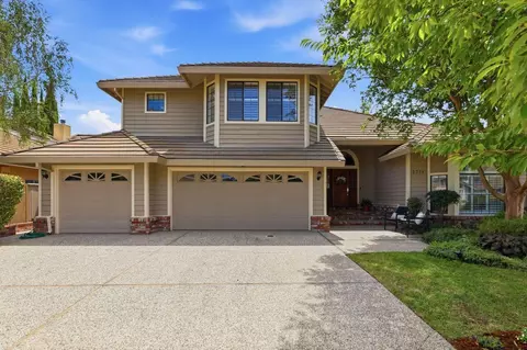 7711 River Landing Dr, Sacramento, CA 95831