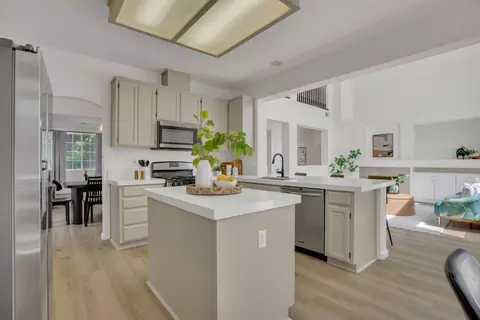 Kitchen - 5008 Stonedale Dr, Salida, CA 95368 photo 3 of 5