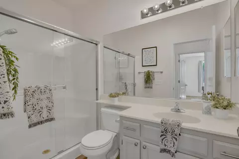 Bath - 5008 Stonedale Dr, Salida, CA 95368 photo 1 of 4