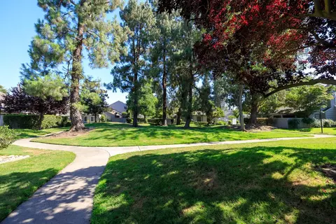 Exterior - 270 W Rumble Rd #C, Modesto, CA 95350 photo 9 of 12