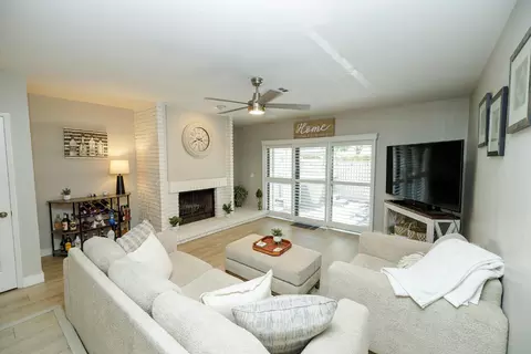 Living - 270 W Rumble Rd #C, Modesto, CA 95350 photo 1 of 3