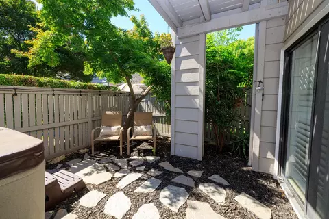 Exterior - 270 W Rumble Rd #C, Modesto, CA 95350 photo 5 of 12