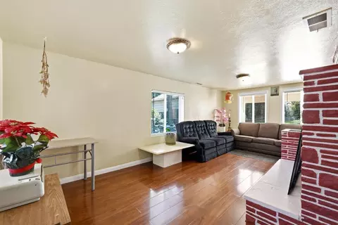 Living - 159 Harris St, Grass Valley, CA 95945 photo 2 of 3