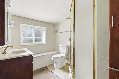 Bath - 159 Harris St, Grass Valley, CA 95945 photo 2 of 2