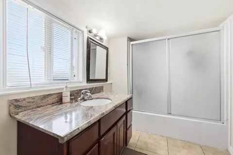 Bath - 159 Harris St, Grass Valley, CA 95945 photo 1 of 2