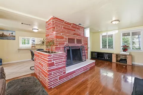 Living - 159 Harris St, Grass Valley, CA 95945 photo 1 of 3