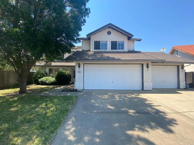 811 Dove Ln, Ione, CA 95640