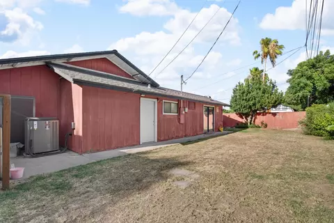 Exterior - 1360 East St, Tracy, CA 95376 photo 12 of 13