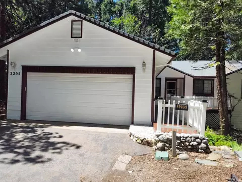 3205 Castlewood Cir, Pollock Pines, CA 95726