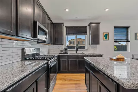976 Garzas St, Lathrop, CA 95330 photo 8