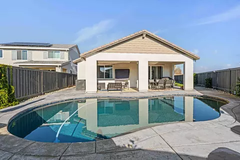 976 Garzas St, Lathrop, CA 95330 photo 5