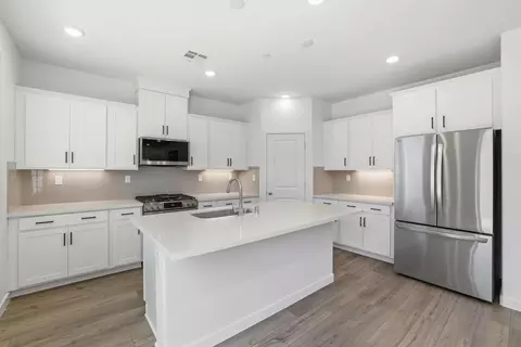 Kitchen - 1251 Leonhardt Loop, Lincoln, CA 95648 photo 1 of 2