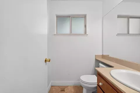 Bath - 3351 Cabrillo Dr, Tracy, CA 95376 photo 2 of 6