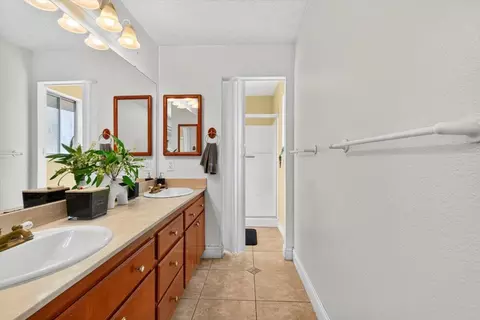 Bath - 3351 Cabrillo Dr, Tracy, CA 95376 photo 4 of 6