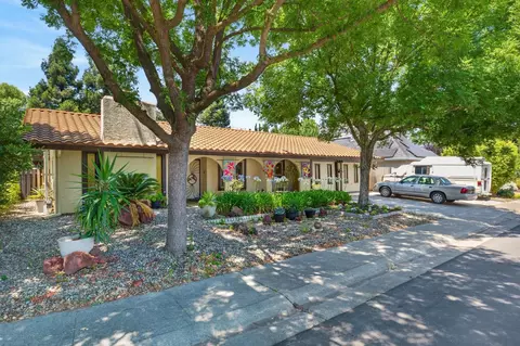 625 Estrella Pl, Davis, CA 95616 photo 2