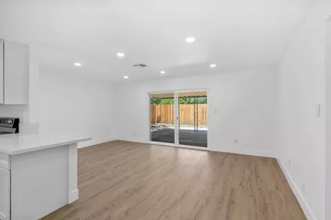 7229 Lawnwood Dr, Sacramento, CA 95828