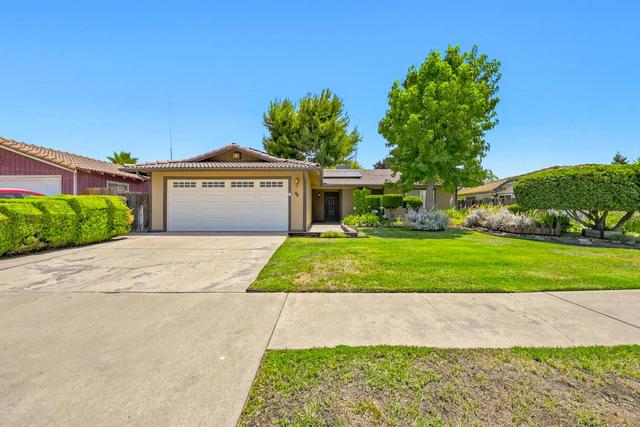 88 Sweetwater Ave, Merced, CA 95341