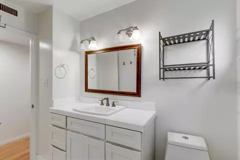 Bath - 3226 Murchison Way, Carmichael, CA 95608 photo 3 of 6
