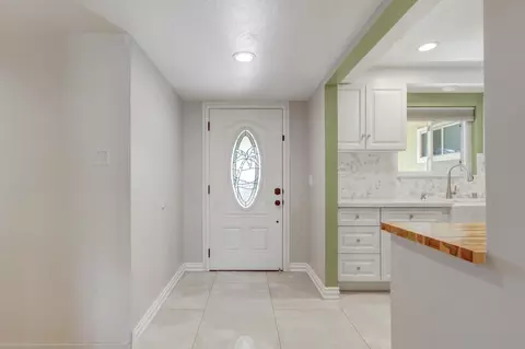 Entry Way - 3226 Murchison Way, Carmichael, CA 95608 photo 2 of 5