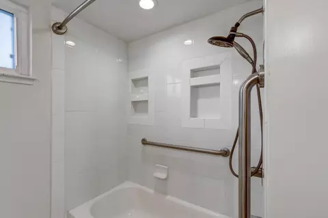 Bath - 3226 Murchison Way, Carmichael, CA 95608 photo 4 of 6