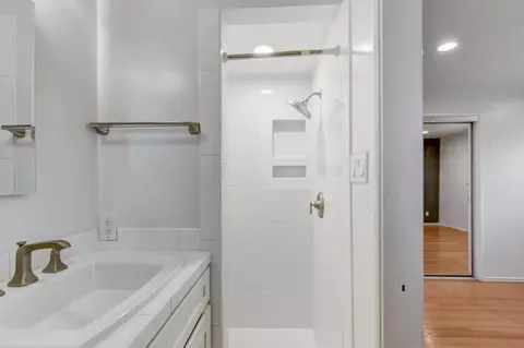 Bath - 3226 Murchison Way, Carmichael, CA 95608 photo 2 of 6