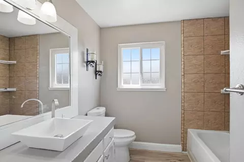Bath - 3621 Coye Oak Dr, Modesto, CA 95355 photo 3 of 3