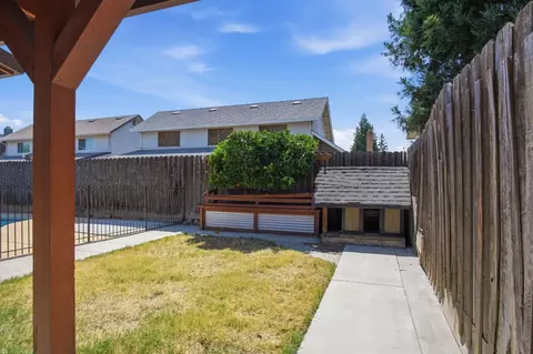 Exterior - 3621 Coye Oak Dr, Modesto, CA 95355 photo 6 of 7