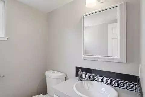 Bath - 3621 Coye Oak Dr, Modesto, CA 95355 photo 1 of 3